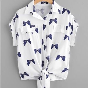 Knotted Hem Cuffed Bow Print Shirt